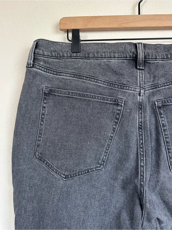 Abercrombie & Fitch The Slim Straight Ultra High Rise Jeans - Image 8