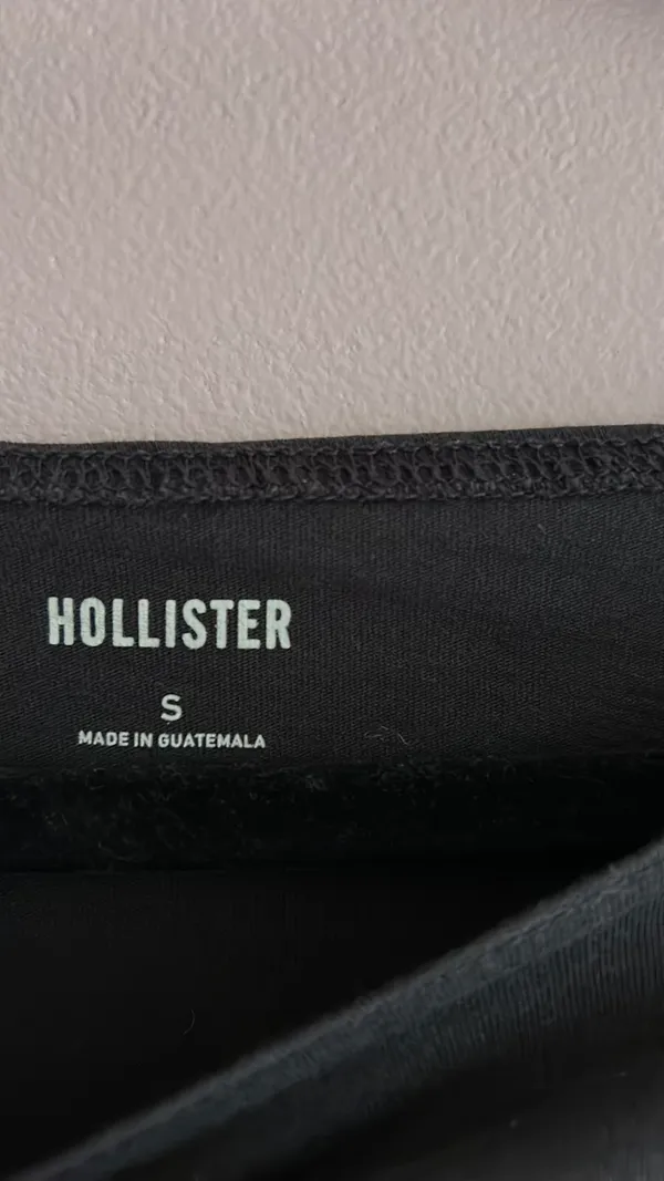 Hollister Off-The-Shoulder Top - Image 3
