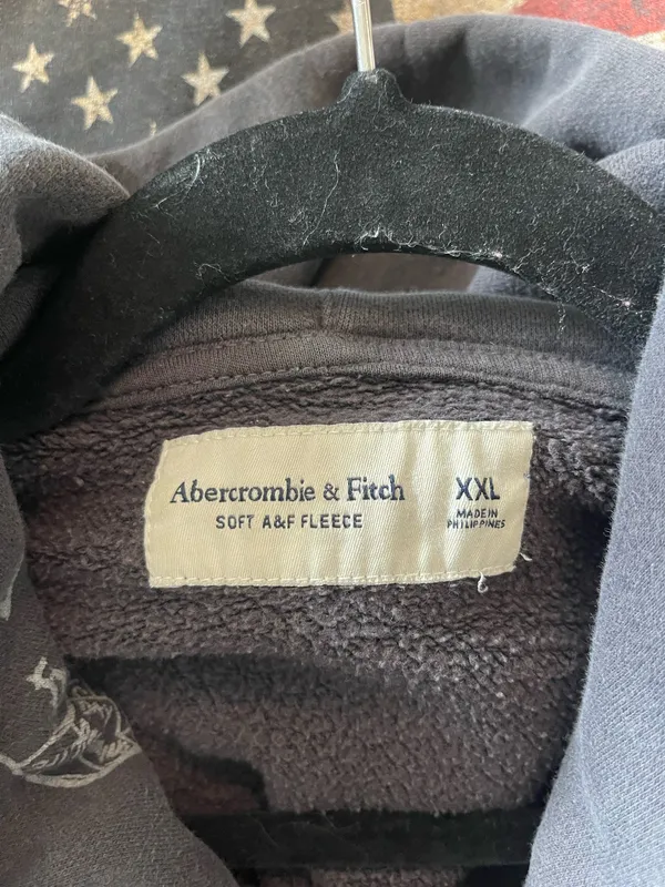Abercrombie Sweatshirt - Image 4