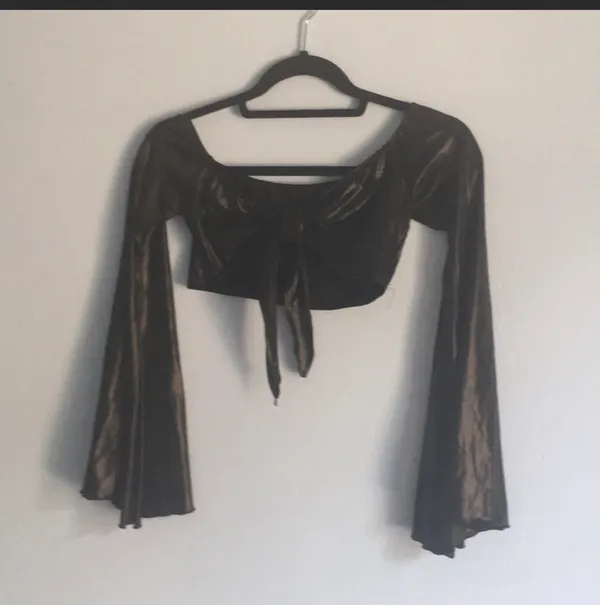 Leg Avenue Sexy Pleather Bell Sleeved Crop Top - Image 2