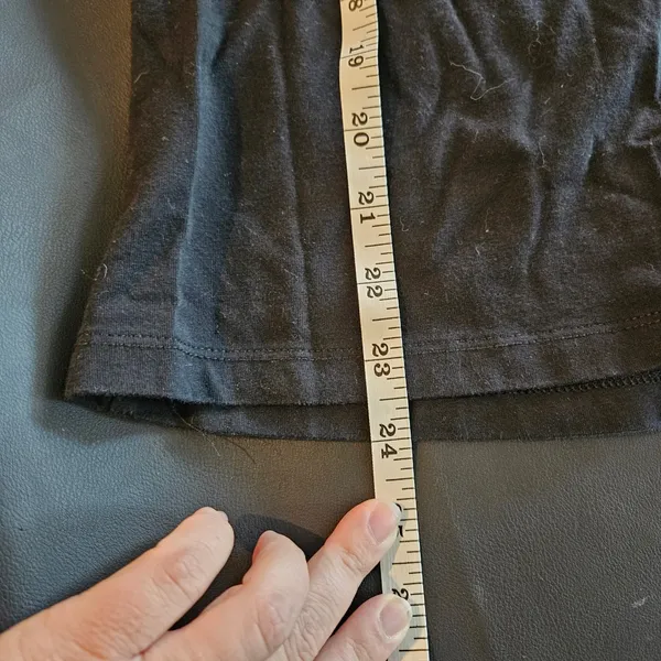 Downeast Scoop Neck Classic Tee Woman’s Size Medium.  - Image 5