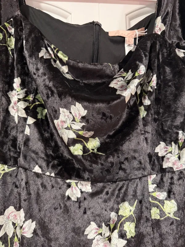Hutch Black Velvet Floral Midi Dress with Square Neck‎ large nwt - Image 4