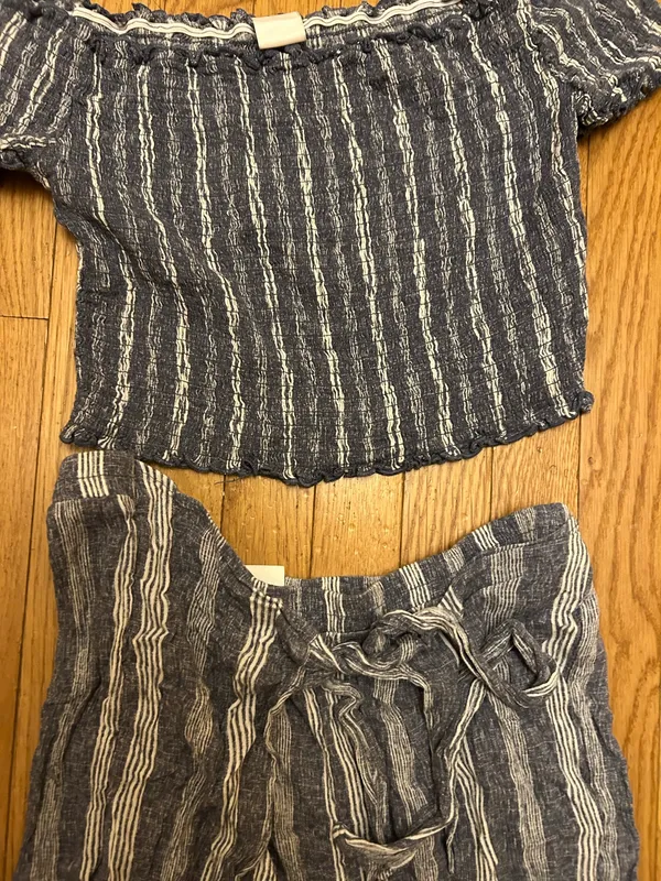 Juniors No Boundaries Two Piece Smocked Crop Top and Wrap Pants XL - Image 2