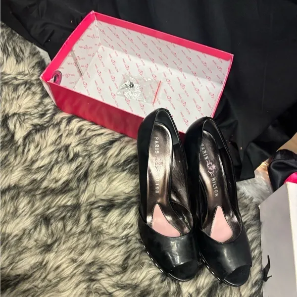 Paris Hilton Black Patent Peep Toe Platform Pumps Pink‎ Bottom Heels Size 8.5M - Image 7