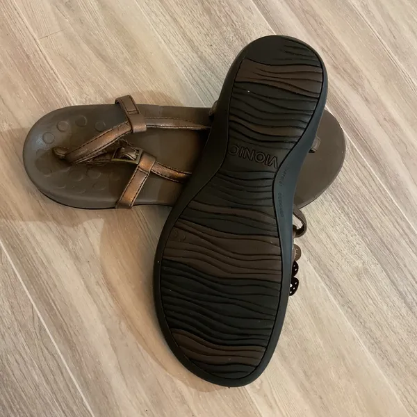 Vionic Bronze Julie‎ II Leather Flower Thong Orthotic Sandals Womens 5 Flawed - Image 4