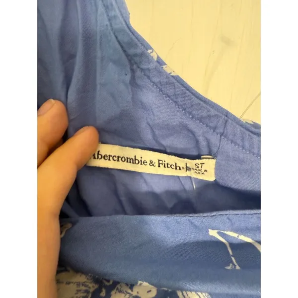 Abercrombie and Fitch Blue and White Floral One-Shoulder Cutout Maxi Dress - Image 6