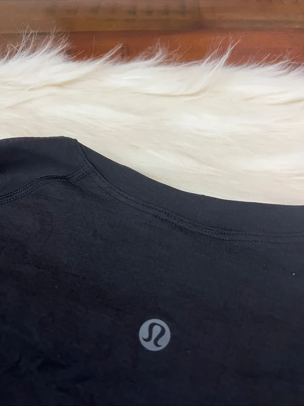 Lululemon Swiftly Tech Cropped Long Sleeve Black Size 12 - Image 2
