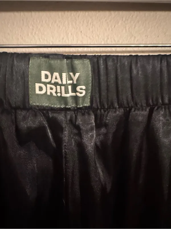 DAILY DRILLS Silky Resort Pants - Image 4