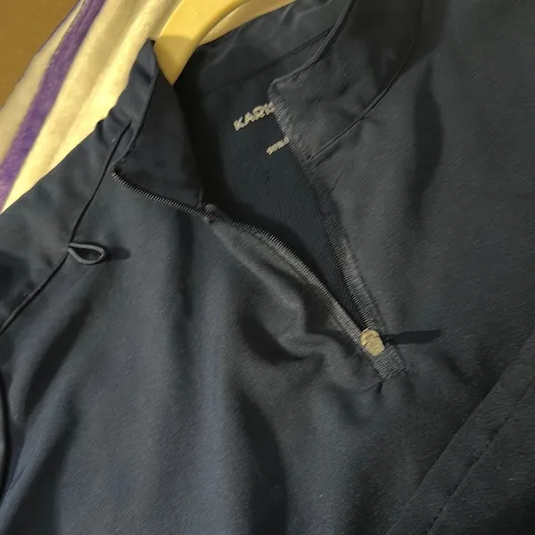 Ladies Navy Blue scrub top NWT SZ L - Image 7