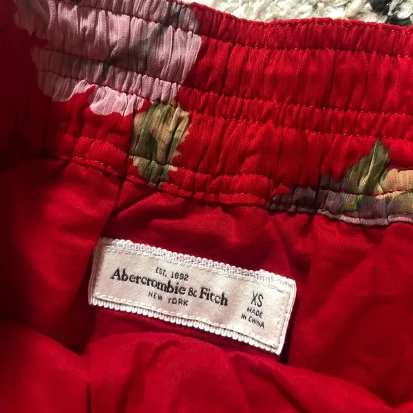 Abercrombie & Fitch rose skirt EUC - Image 3