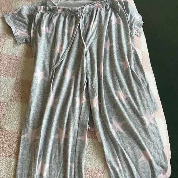 Amazon Gray and Pink Star Pajama Set - Image 3