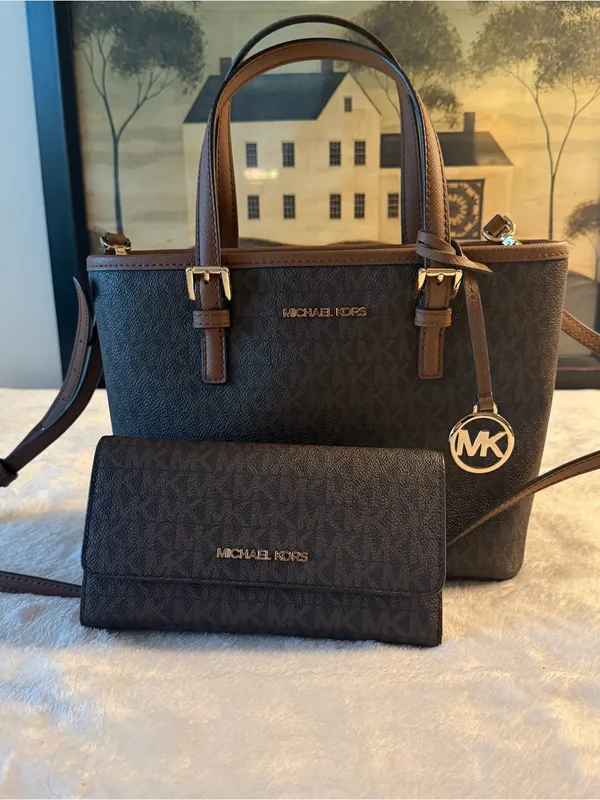Michael Kors Jet Set Travel Extra-Small (XS) Carryall Tote With Matching Wallet - Image 2