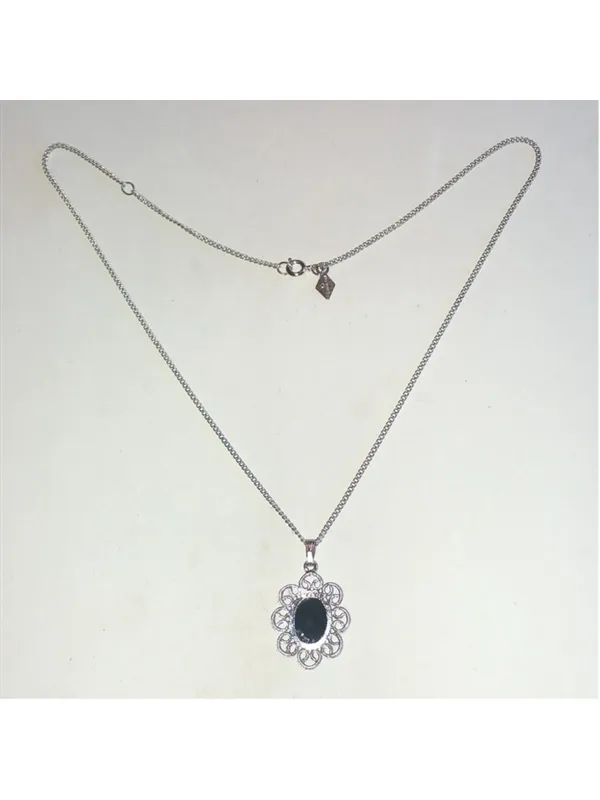 Sarah Coventry Silver Tone Black Stone Pendant Necklace - Image 6