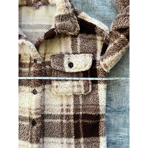 Crave Fame Chocolate Brown Cream Plaid Button Front Faux Sherpa Shacket Junior M - Image 3