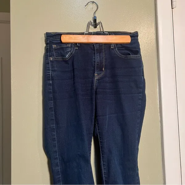 Levi's Women's Size 26 26x28 724 High Rise Straight‎ Jean Dark Wash Stretch - Image 4