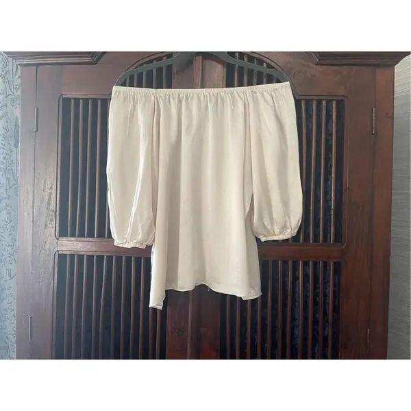 AUM COUTURE 100% Silk Blouse -Off the Shoulder Feature M - Image 2