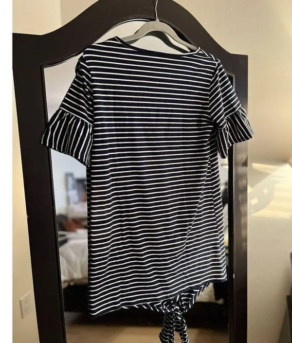 NEW Maternity Shirts Tie Front Knot Stripe Casual M - Image 3