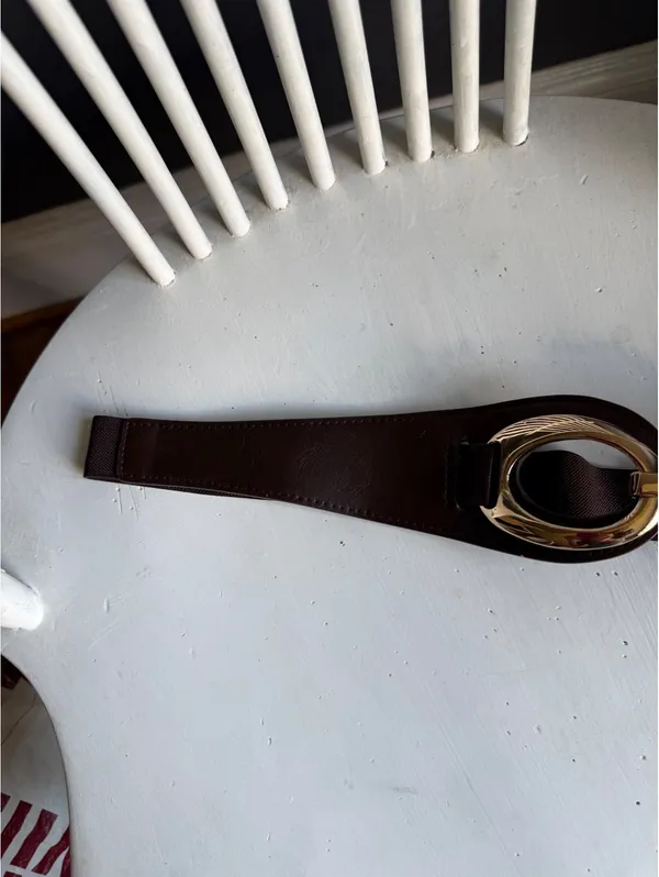 Ellen Tracy Brown Leather and Elastic Waist Belt with Gold Buckle - Size Small - Image 3