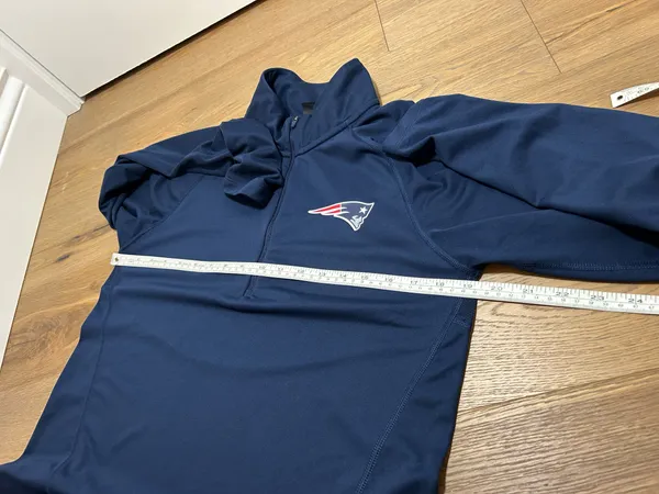 Nike Women’s medium NE Patriots NFL pullover - Image 10