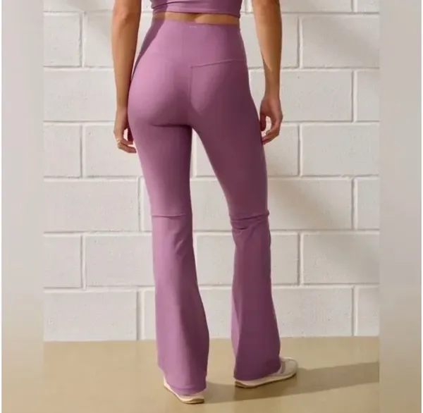 Abercrombie Flare Leggings YPB SculptLUX and sports bra - Image 2