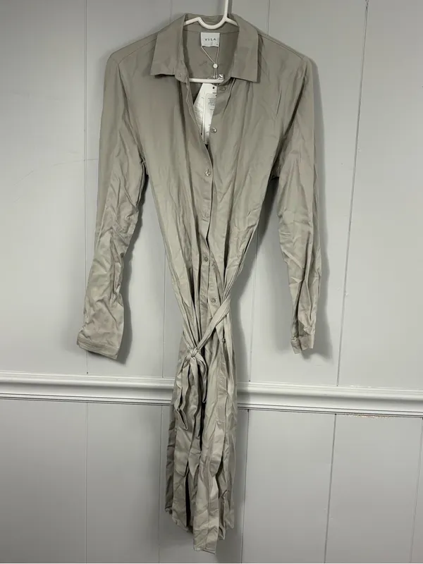 NWT Vila Vidania Gray Belted Shirt Dress MIDI 40 Front Button Spring Work Party - Image 2