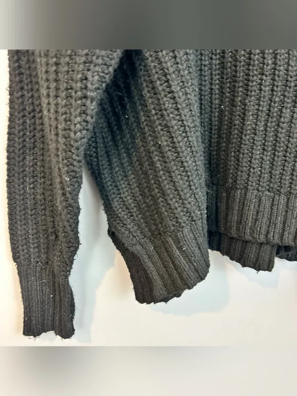 Offline by Aerie Black Chunky V-neck Knit Sweater Size Medium - Image 6