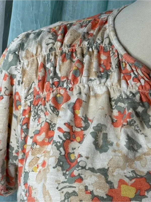 L.L. Bean Floral Short-Sleeve V-Neck Top in Ivory and Coral - Image 3