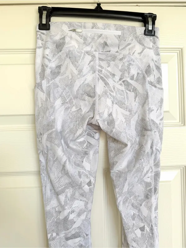 Lululemon Speed Up‎ Tight 28” Jasmine White Gray Size 4 - Image 9