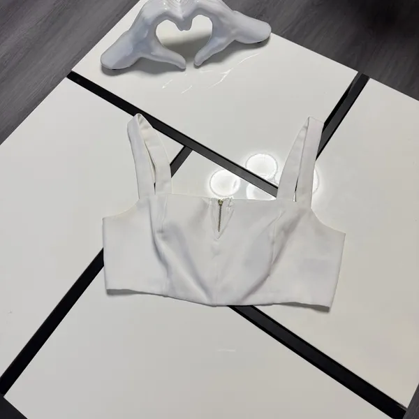 ✨ Cider White V-Neck Zip-Up Crop Top - Size S ✨ - Image 5