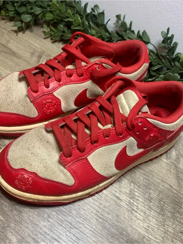 Nike Red Roses Low-Top Skate Sneakers Ladies Size 7 - Image 2