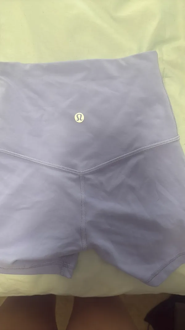 Lululemon Shorts Align 4" - Image 3