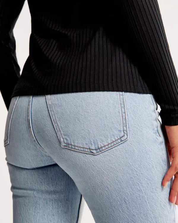 Abercrombie & Fitch Mid Rise 90s Straight Jeans - Image 4