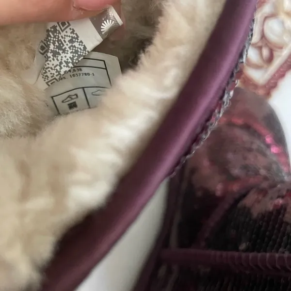 UGG Purple Port Short Sparkle Uggs- Size 5 - Image 11