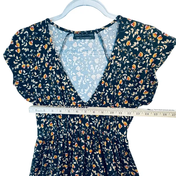 URBAN‎ OUTFITTERS Floral Flutter Sleeve V Neck Smocked Waist Mini Dress XS Boho - Image 4