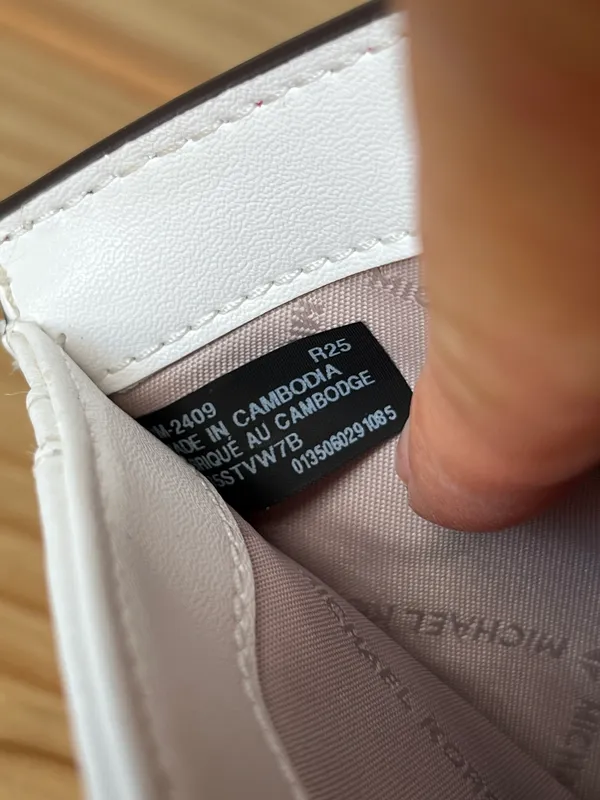 Michael Kors Wallet - Image 8