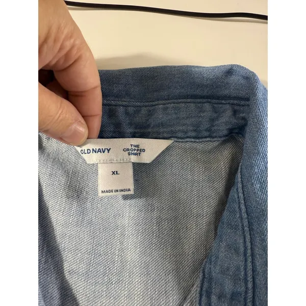Old Navy Cropped Denim Button Down Shirt Light Wash Chambray‎ Western NWT XL - Image 4