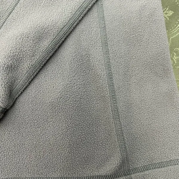 Patagonia Light Gray Fleece Pullover - Image 4