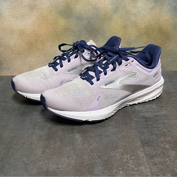 Brooks Launch 9 Purple Women's Running Shoes Size 9.5B - Image 2