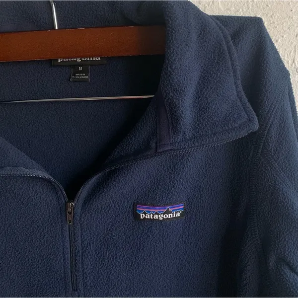 PATAGONIA medium navy blue sweater - Image 2
