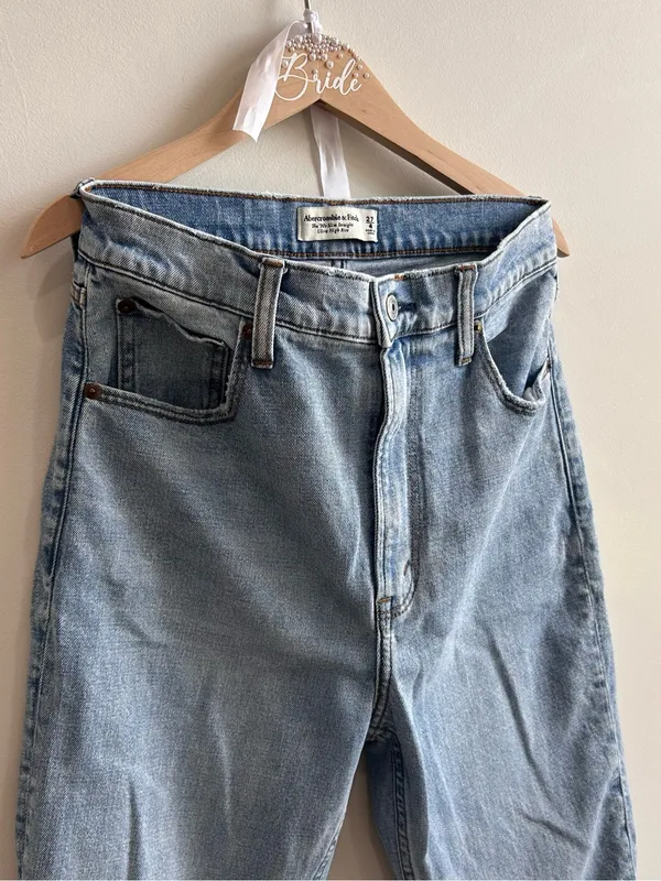 Abercrombie & Fitch the 90s slim straight ultra high rise jeans light wash 27/4 - Image 7
