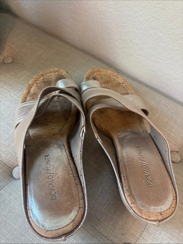 Donald J. Pliner Metallic Rose Gold Cork Wedge Slide Sandals 8.5 - Image 2