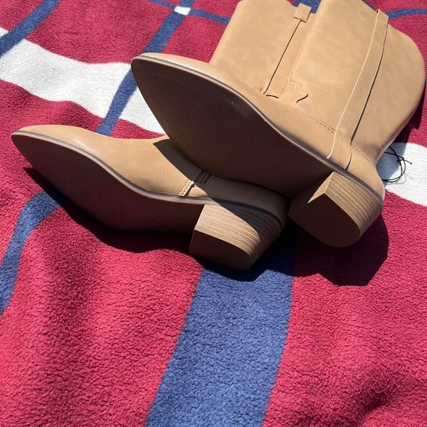 Universal Thread Sommer memory foam tan tall cowboy western heeled Boots NWT 9 - Image 4