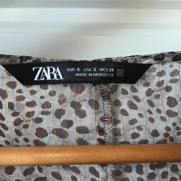 Zara Leopard Print Sheer Cropped Top Size Small - Image 4