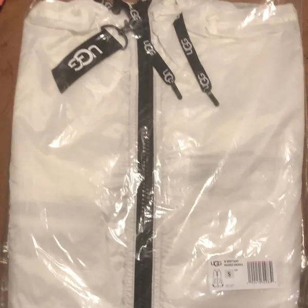 UGG BRITTANY HOODED Sheer ANORAK White S NWT Rain Festival Stay Dry Tailgating - Image 4