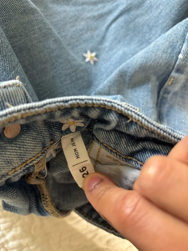 PacSun Daisy Mom Jeans Embroidered - Image 4