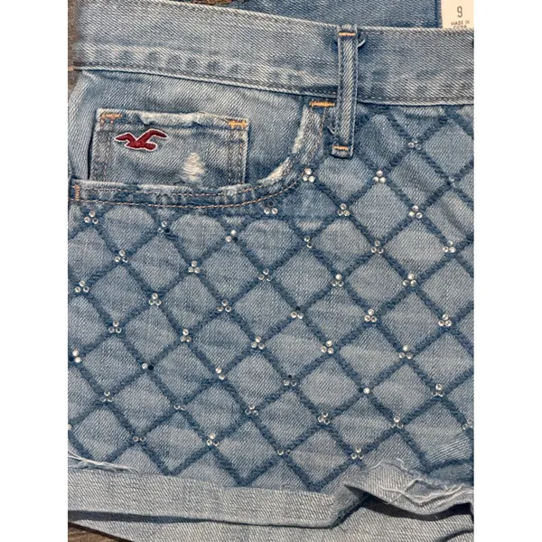 Hollister Light Wash‎ Quilted Rhinestone 1" Denim Mini Shorts Cuffed Size 9/29 - Image 5