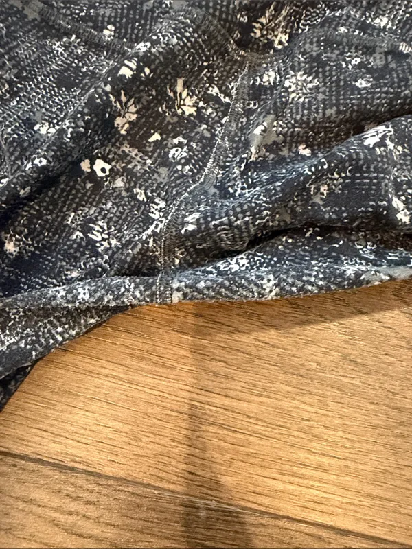 Lululemon Black & White Marbled Leggings Size 6 - 20" - C1-135 - Image 5