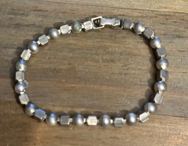 Vintage AB Crystals And Pearls Tennis Bracelet - Image 4