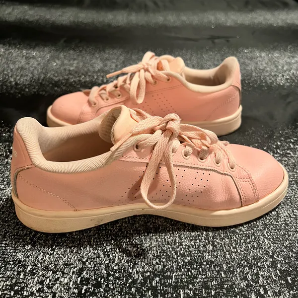 Womens sz7 Adidas Cloudfoam Advantage Pink Low Top Tennis Shoes - Image 3