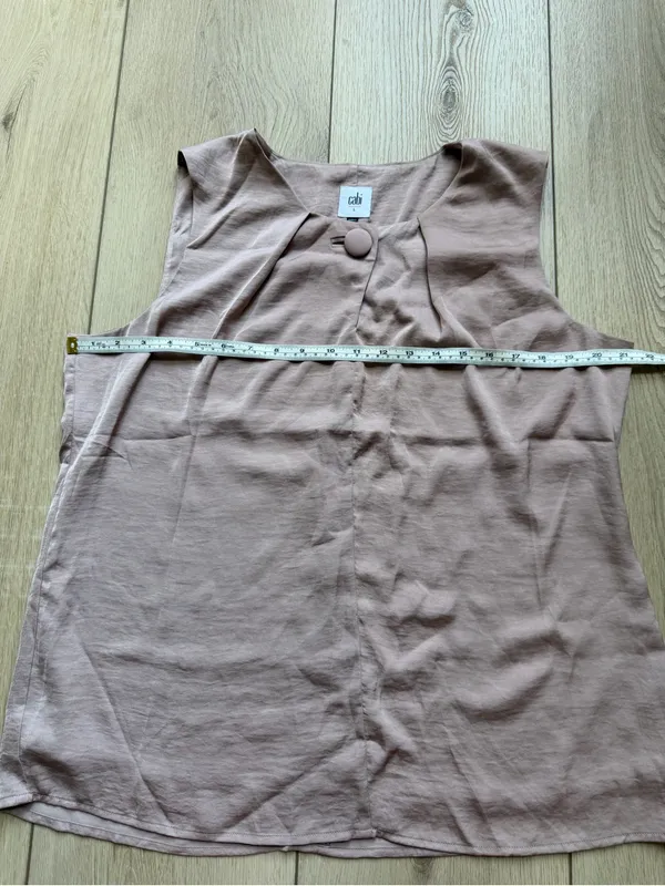 Cabi NWOT Bloom Button Up Blouse Fawn Tan Size Large Style 3603 Sleeveless Satin - Image 11
